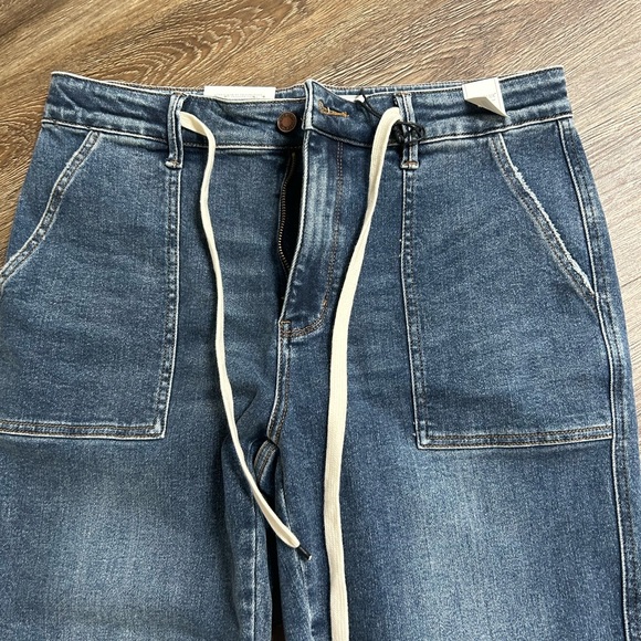 Judy Blue Jeans - Picture 3 of 7